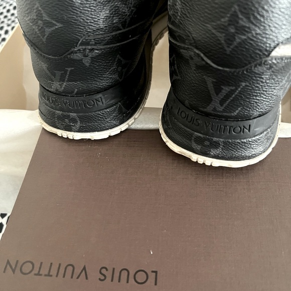 LV Runaway Tri Color Sneaker Size (LV 8) US 9 Pre Owned! - Picture 8 of 10